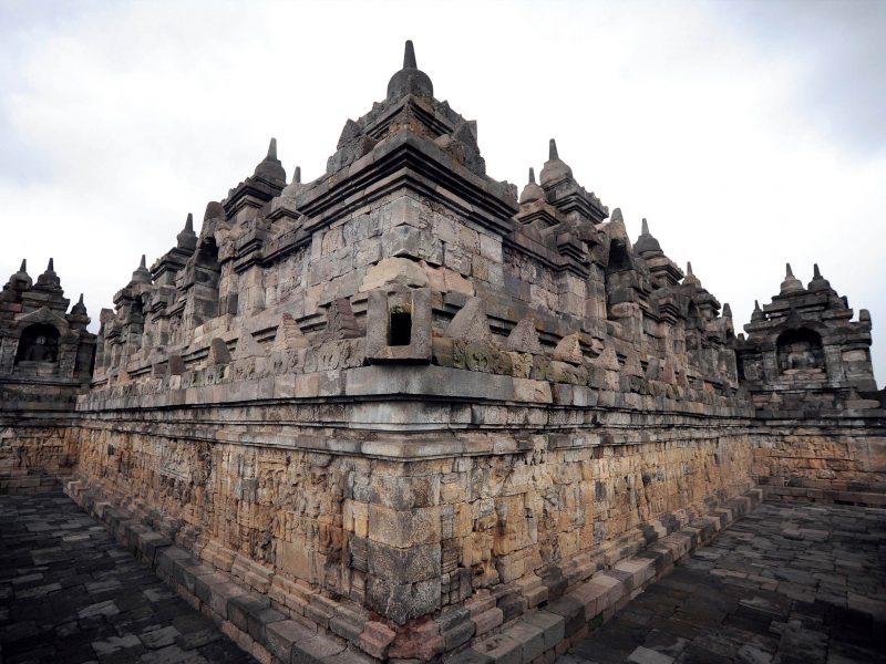 Di sản trên vách đá: Ngọn đồi sen Borobudur