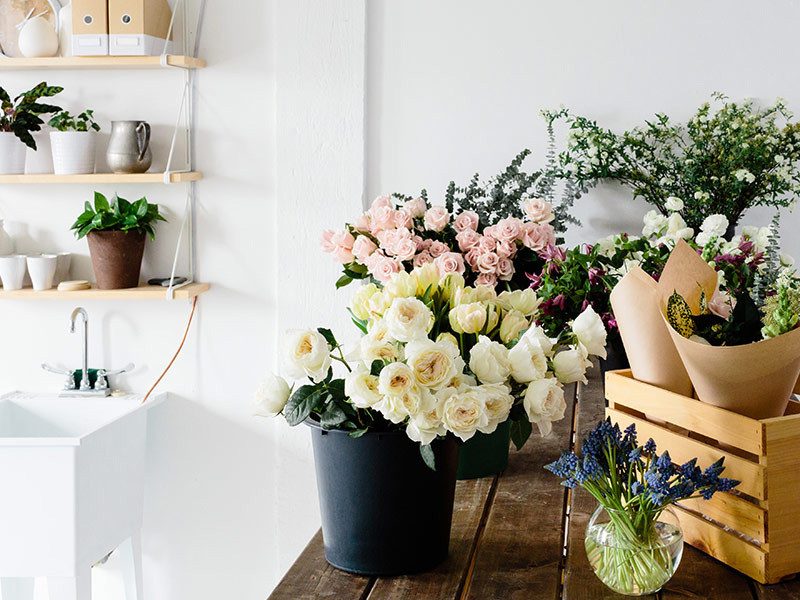 Không gian làm việc tràn ngập hoa tươi đáng mơ ước