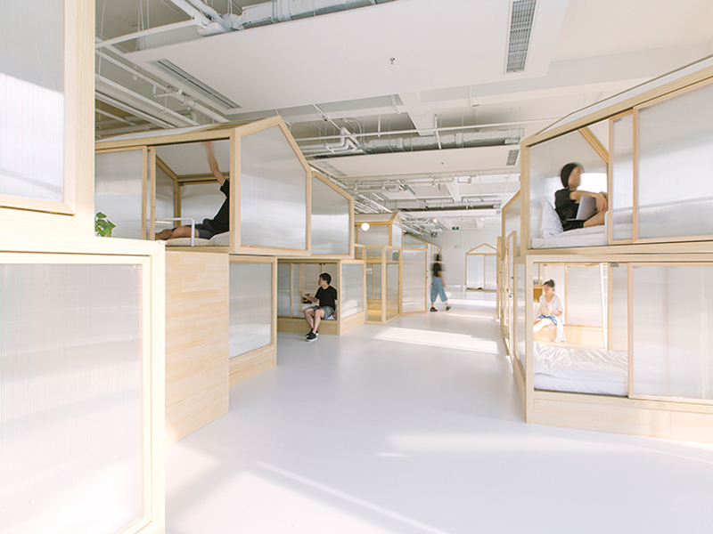 Cao Pu Studio cắm lều trại ngay trong nhà nghỉ