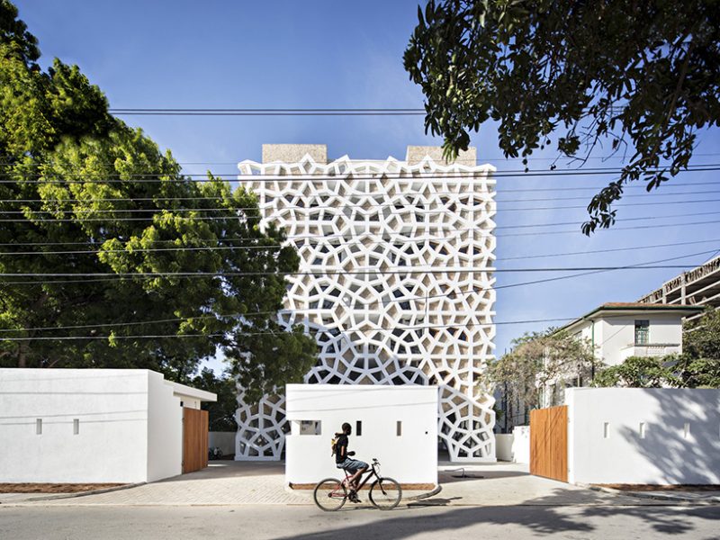 Urko Sanchez khoác lớp vỏ độc đáo cho căn hộ Tudor tại Kenya