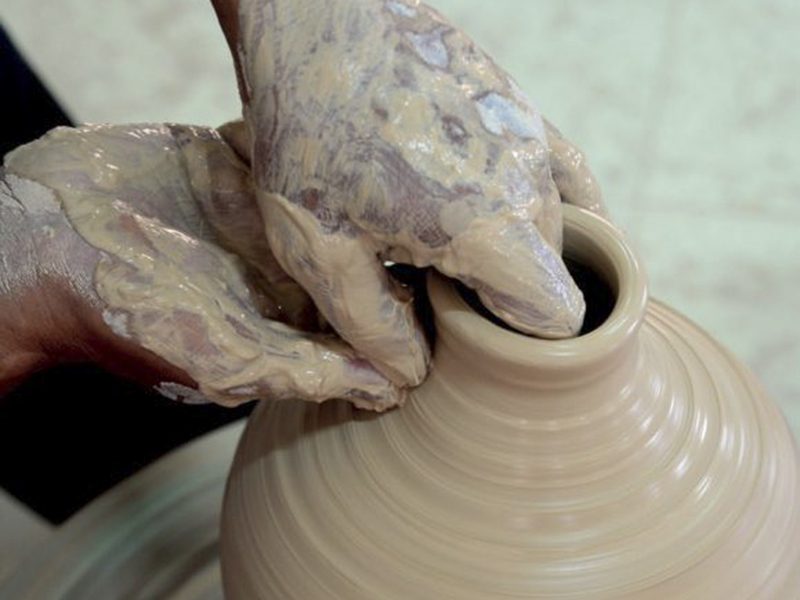 Vẻ đẹp gốm Biên Hoà: Vua xoay