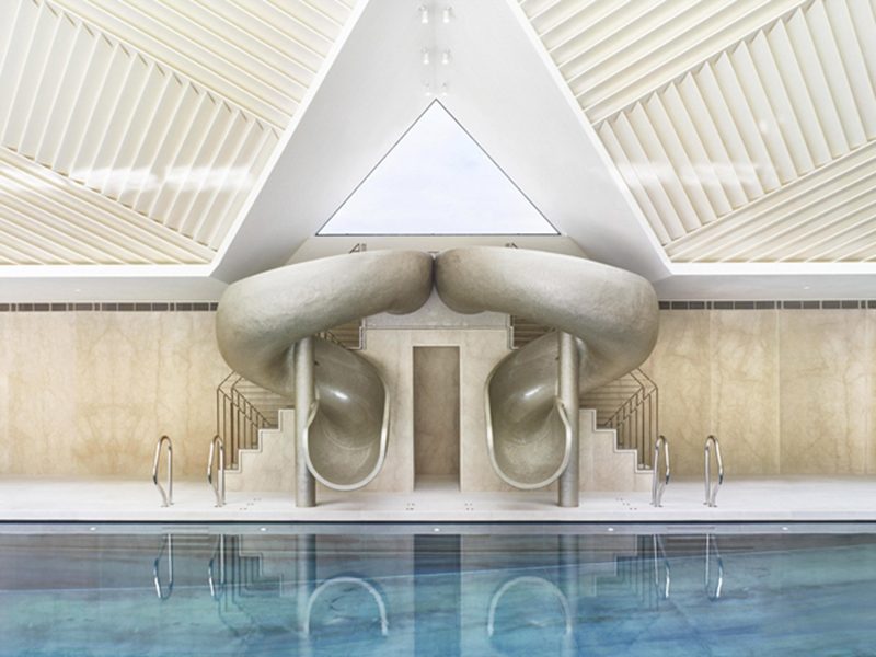 Rafael de Cárdenas và ngôi nhà bể bơi