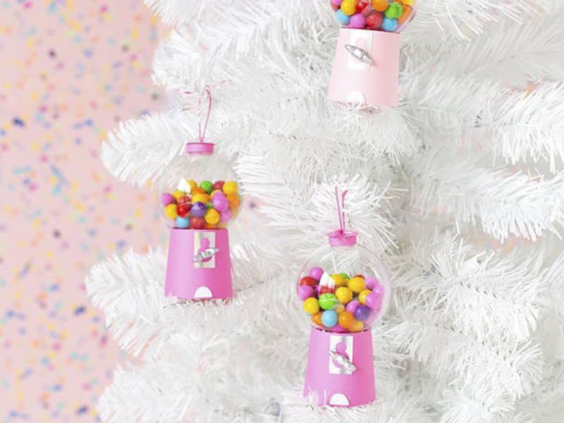 Tự trang trí cây thông Giáng sinh bằng những phụ kiện độc đáo