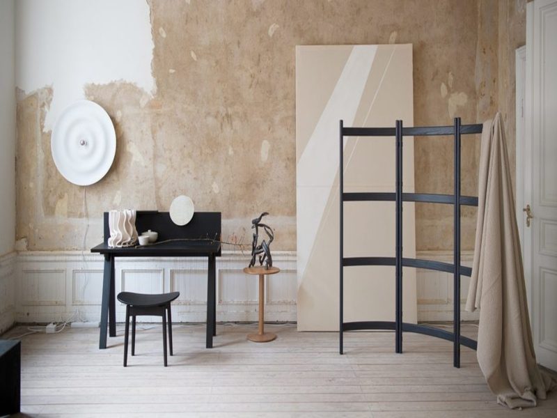 "A Quiet Reflection" khi căn nhà dột nát trở thành nơi trưng bày nội thất