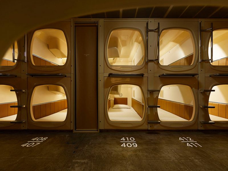 Đã mắt với thiết kế đương đại của khách sạn con nhộng ở Tokyo