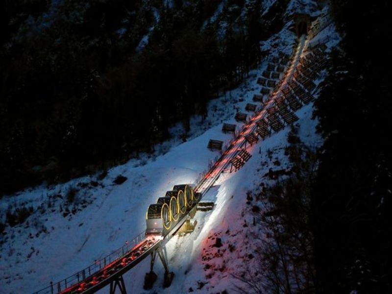 Khánh thành đường tàu leo núi dốc nhất thế giới ở Thuỵ Sĩ