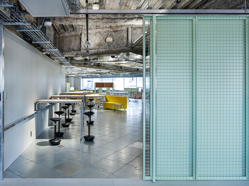 Toy's Factory - Không gian làm việc trẻ trung giữa phố thị