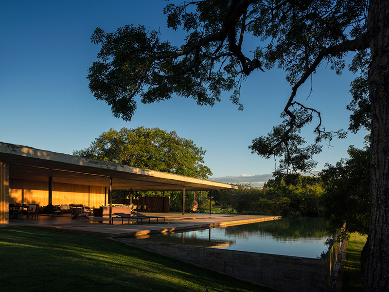 Planar House - Ngôi nhà ven hồ hoà vào thiên nhiên