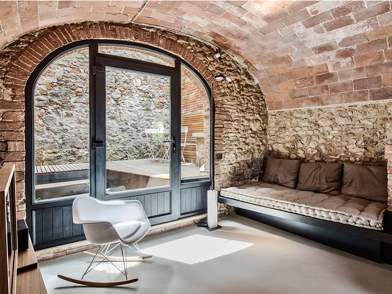 Ngôi nhà nhỏ Effegi House - Vẻ đẹp của đá thô