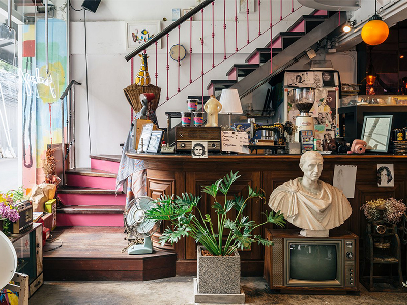 Nhà hàng Sundays - Nét tưng bừng kỳ lạ giữa lòng Bangkok