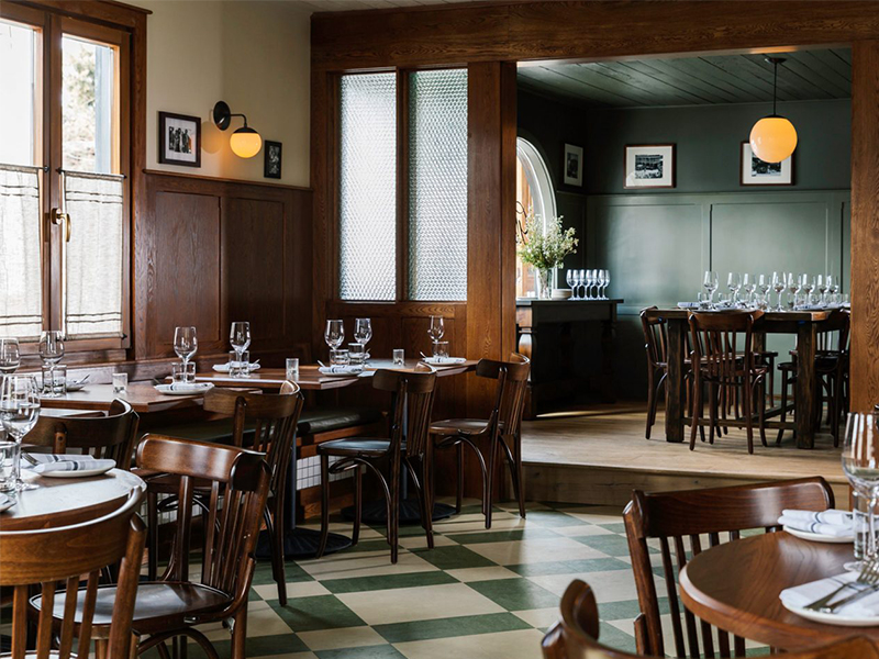 Anvil Hotel - Khối nhà gỗ sưởi ấm tâm hồn