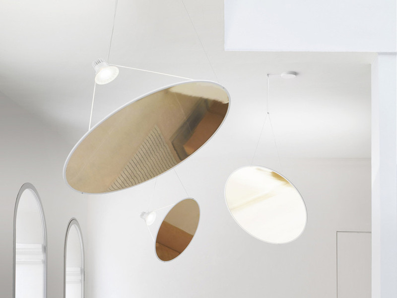 'Amisol'- đèn treo mặt gương tròn tối giản và cá tính từ Daniel Rybakken