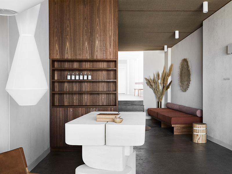 Warrior One - Hương thơm trong trẻo nơi lớp học yoga