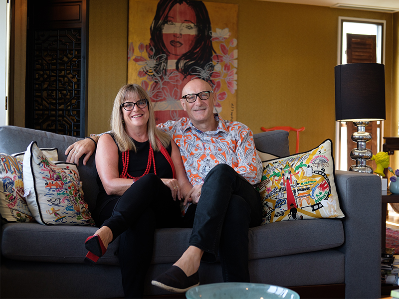 Lưu giữ dấu chân đi khắp thế gian