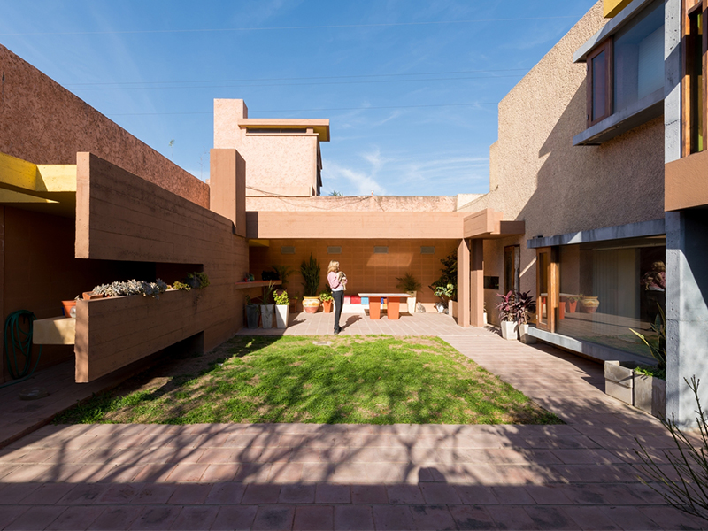 Maricel House - Những góc cạnh mềm mại