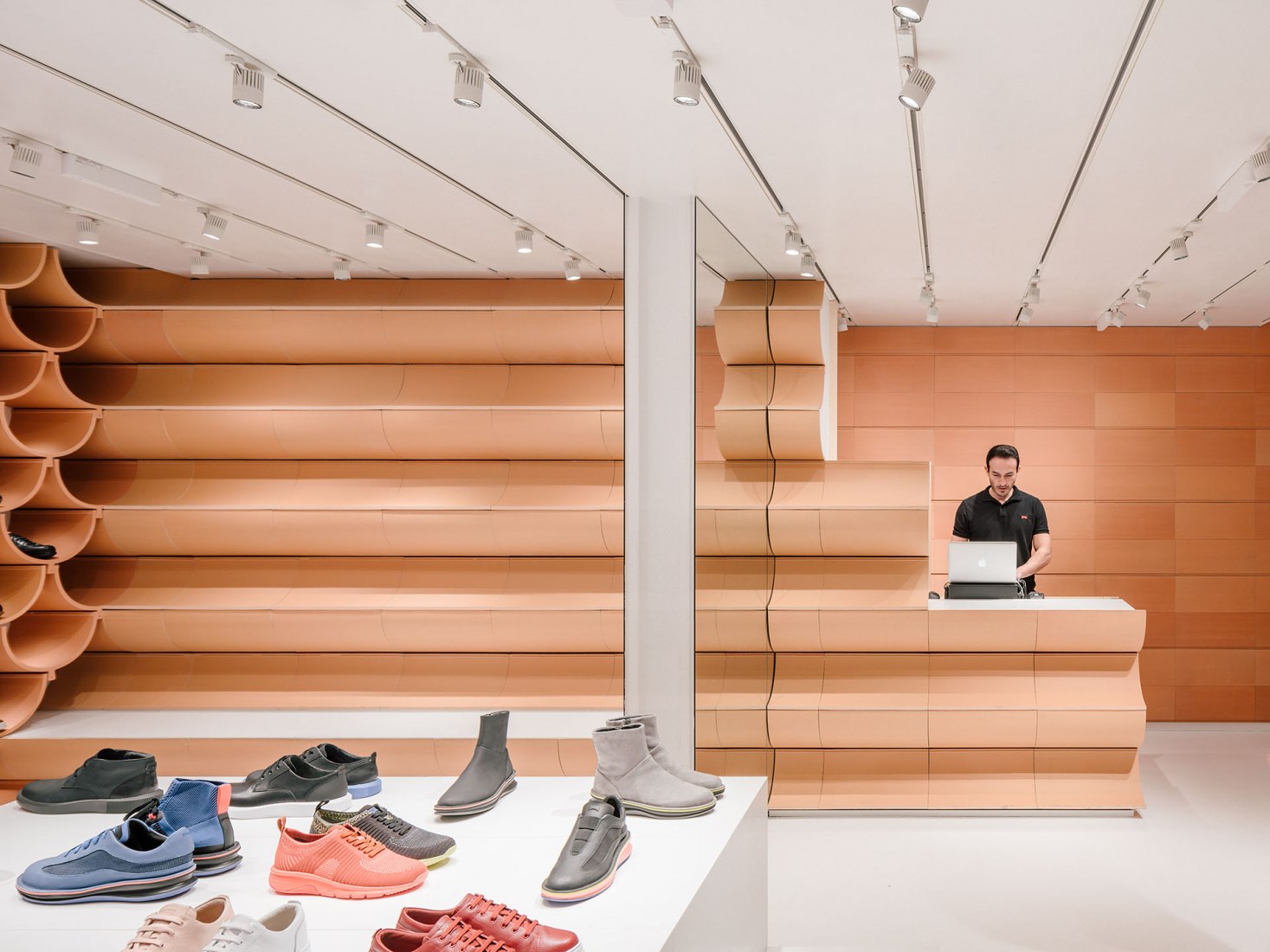 camper barcelona kengokuma elledecoration vn 4