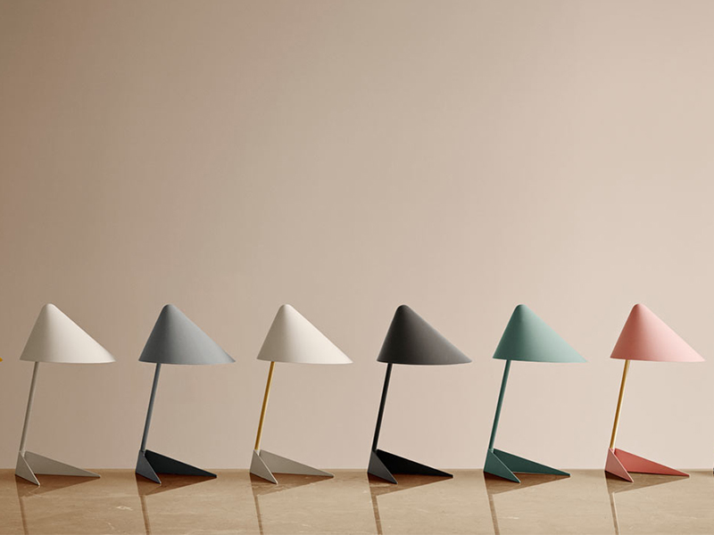 Ambience - Chiếc đèn bàn mang cảm hứng cổ điển