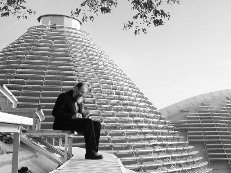 KTS Michele de Lucchi và dự án "Earth Stations"