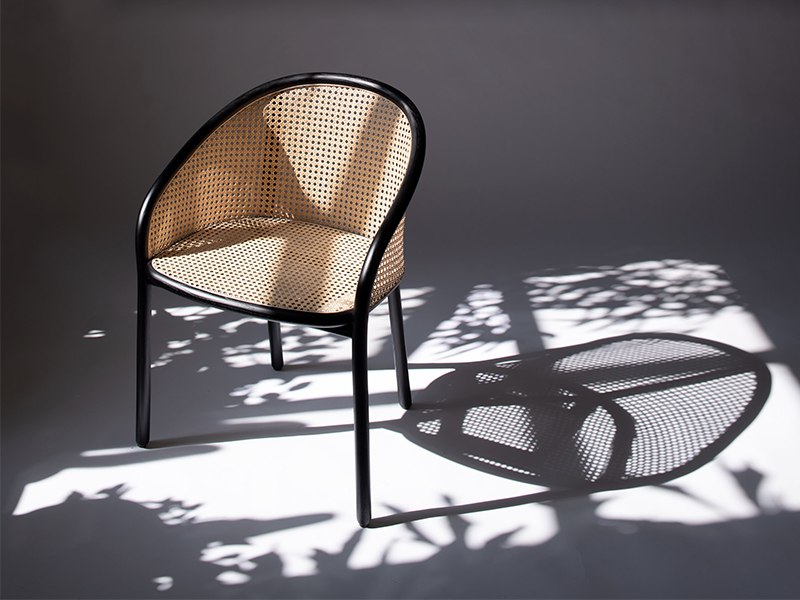 Latis - Mang quá khứ Vienna về hiện tại