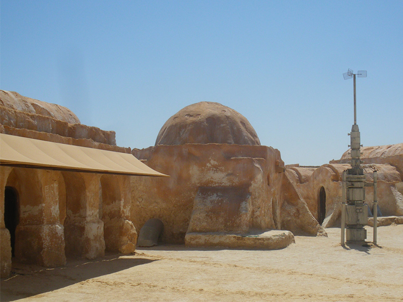 Kanye West xây dựng khu nhà ở Star Wars cho người vô gia cư