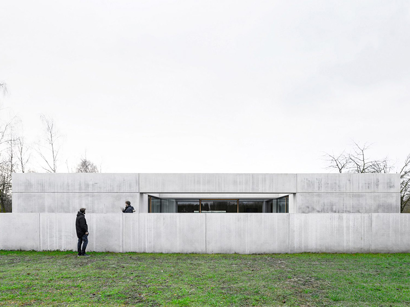 Không gian sống và làm việc trong khối nhà bê tông