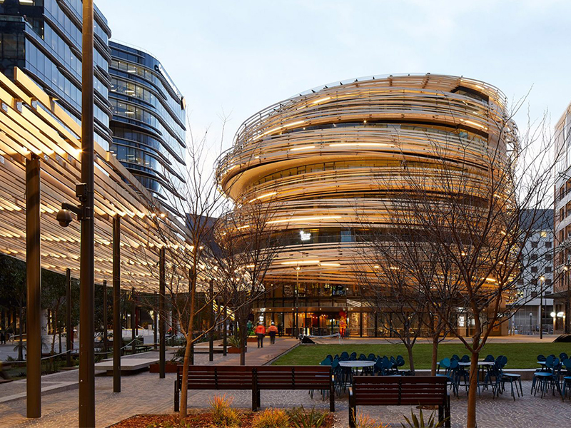 The Exchange - Tác phẩm "ruy băng gỗ" của Kengo Kuma