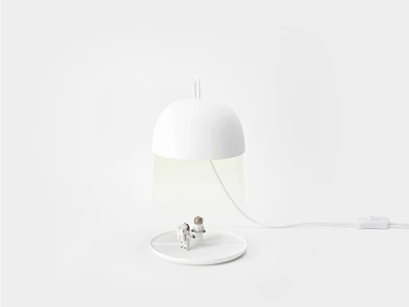 Floating Lampshade - Ảo giác lửng lơ