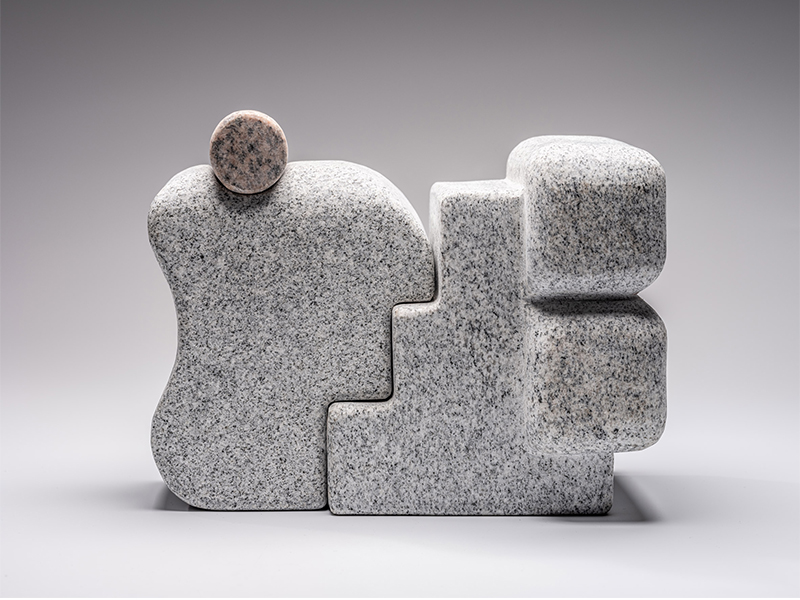 Howard - Những dòng chảy điêu khắc từ đá granite