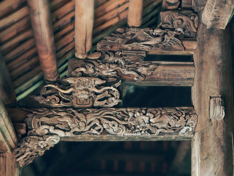 Những mảng chạm linh thú trong đình làng Việt