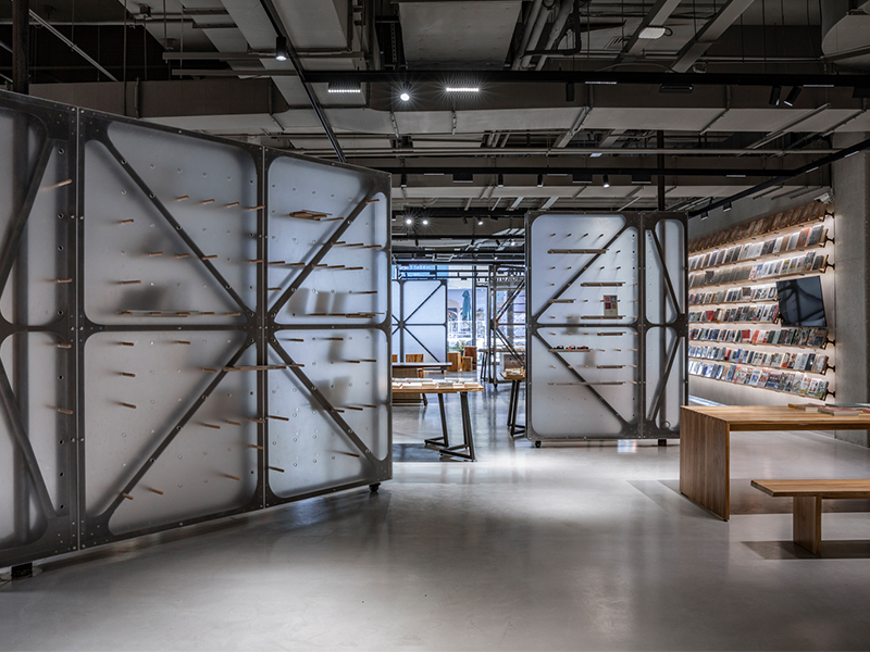 Mumokuteki Concept - Nhà sách dưới lòng đất