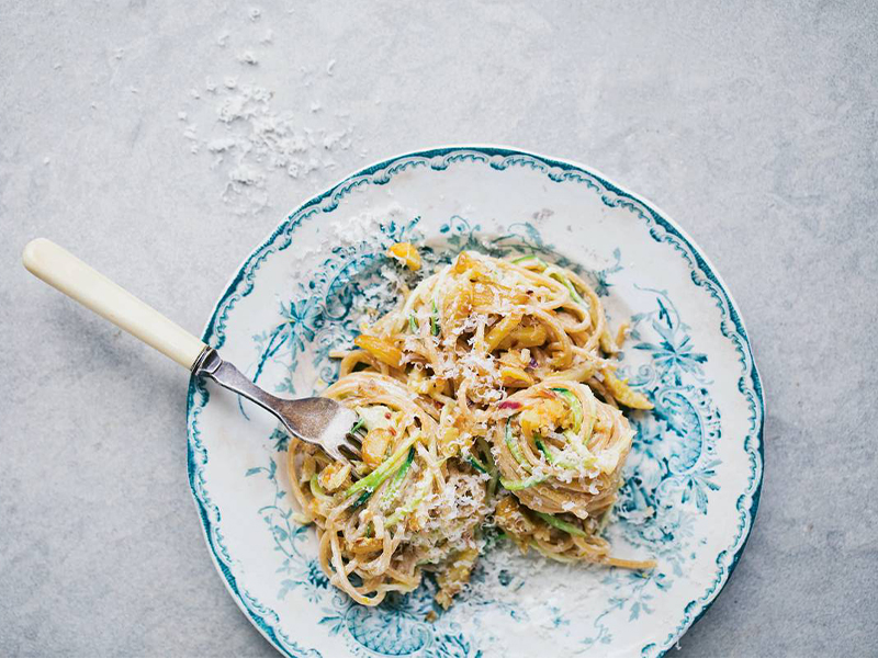 Spaghetti Carbonara - Biến tấu cùng củ cải vàng