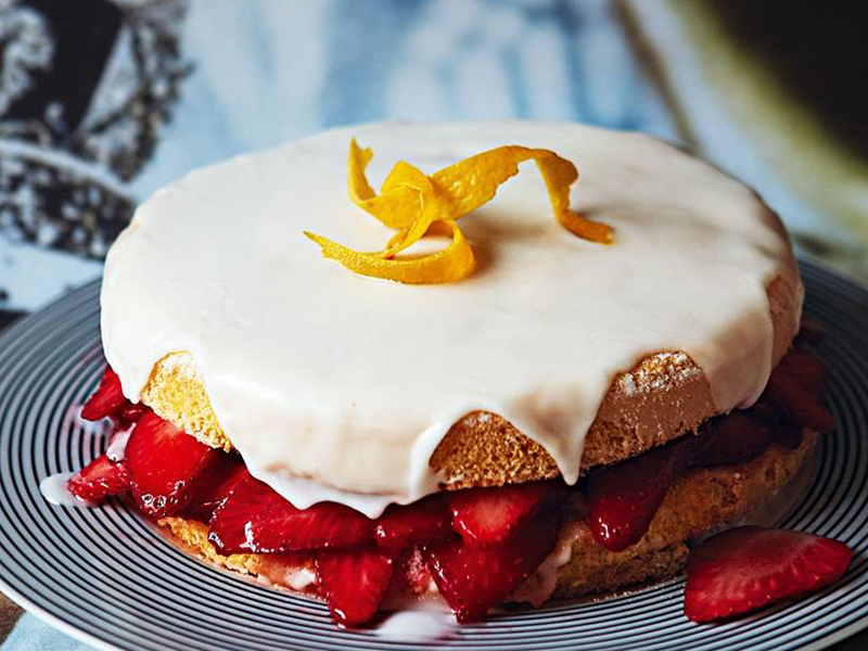 Ngọt ngào bánh dâu tây phủ kem