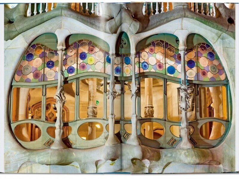 Antoni Gaudí - "Dante của kiến trúc”