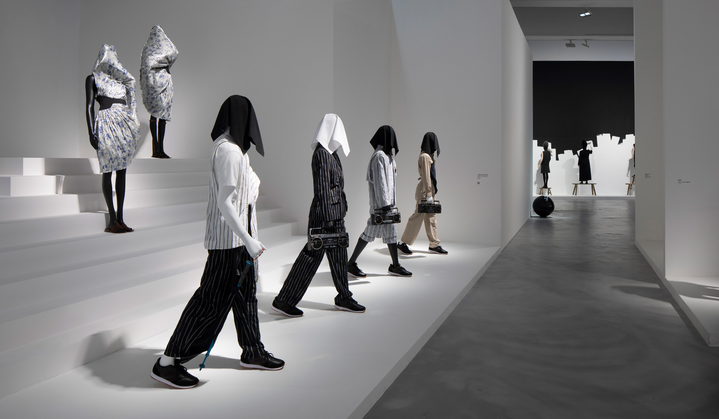 Hussein Chalayan 5