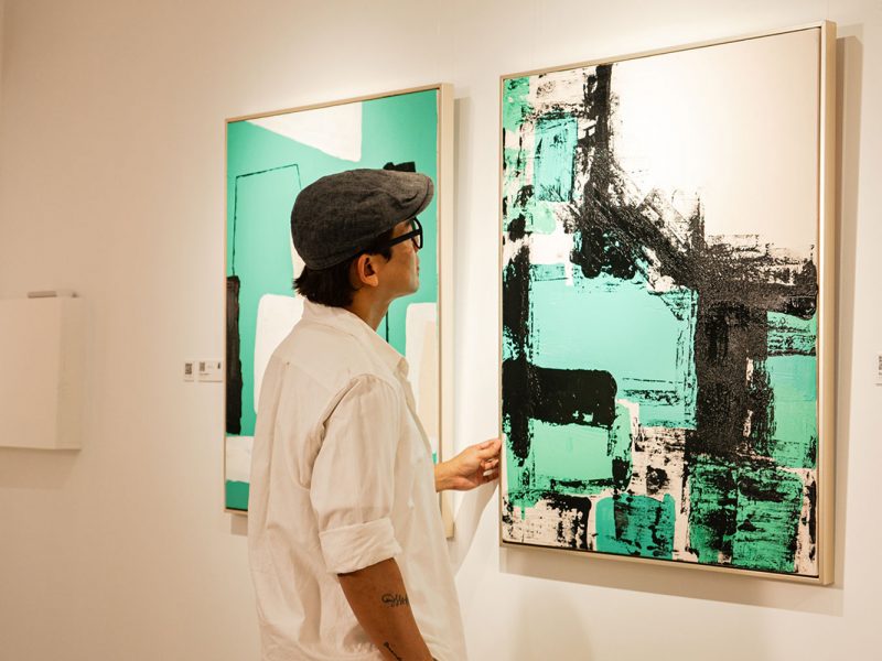 " Phù Hoa " - Khi hội hoạ cứu rỗi linh hồn người nghệ sĩ