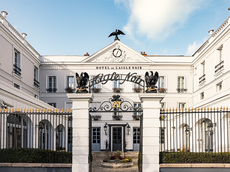 Aigle Noir Hotel MGallery - Dưới đôi cánh lịch sử