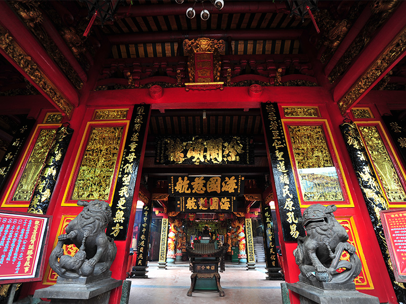 Điêu khắc đá trong hội quán người Hoa