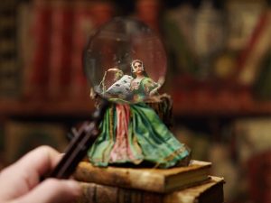 Feature_Figurine