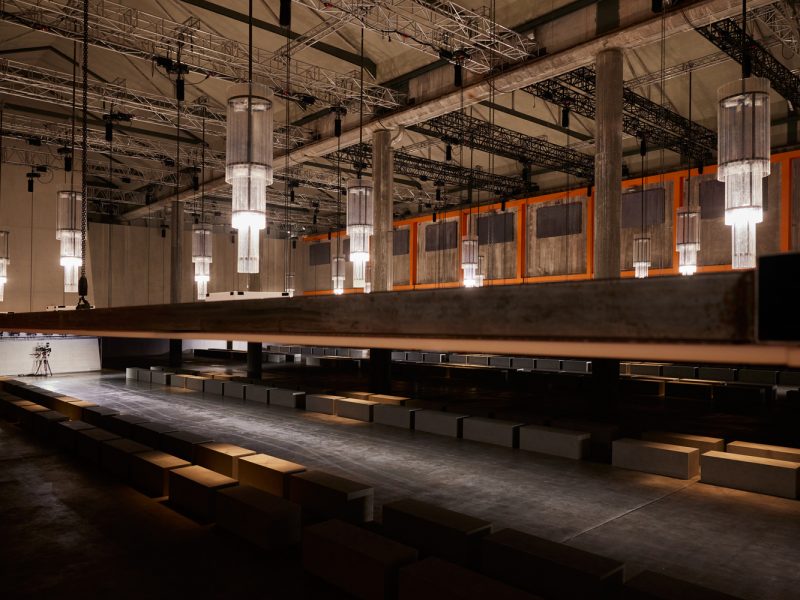 Mối duyên thời trang-kiến trúc của AMO và Prada