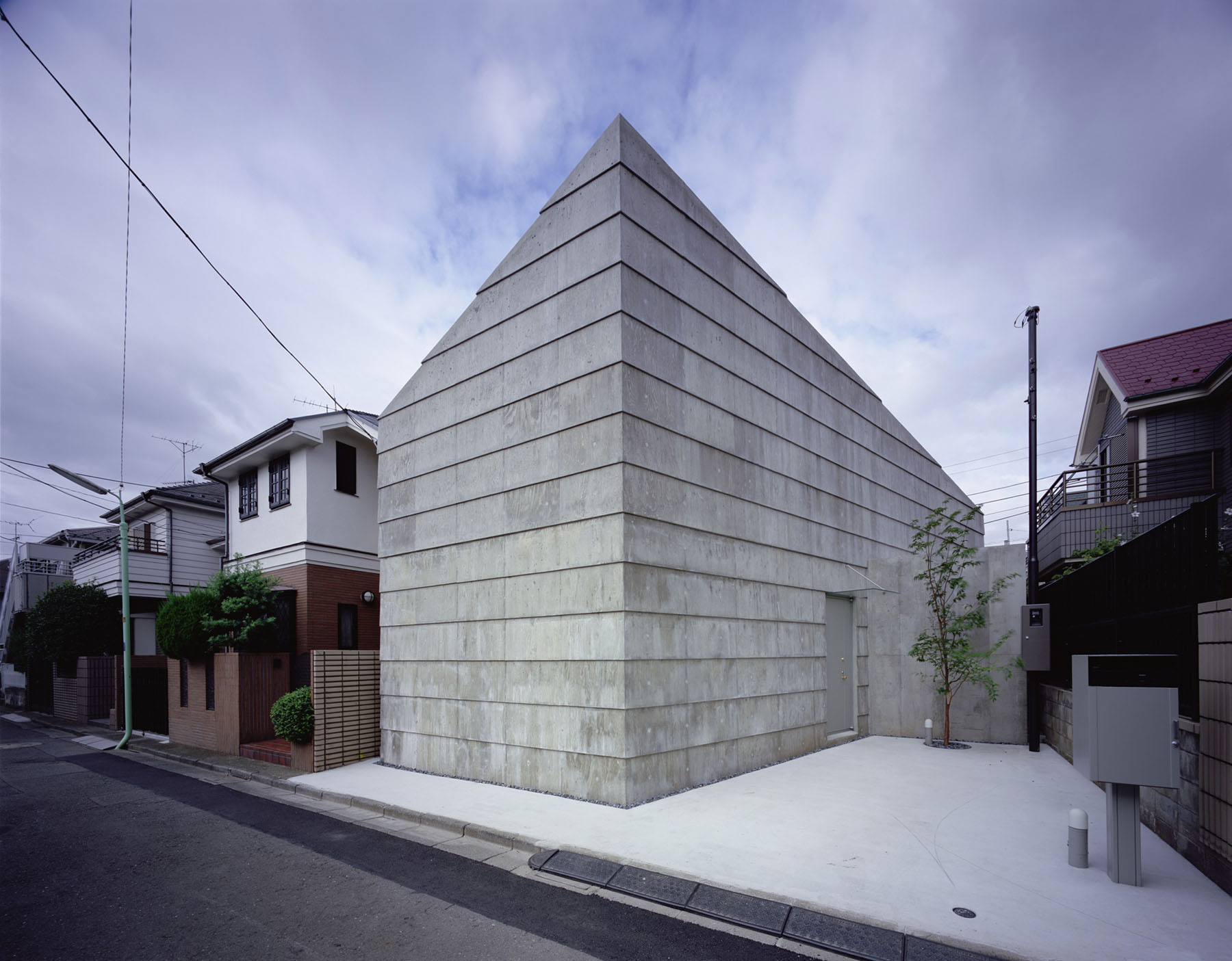 Nhà ở nắng mưa Mount Fuji Architects