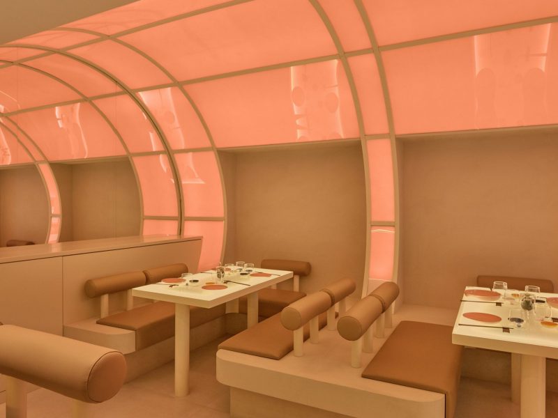 Ăn sushi trên con tàu không gian của nhà hàng Ichi Station
