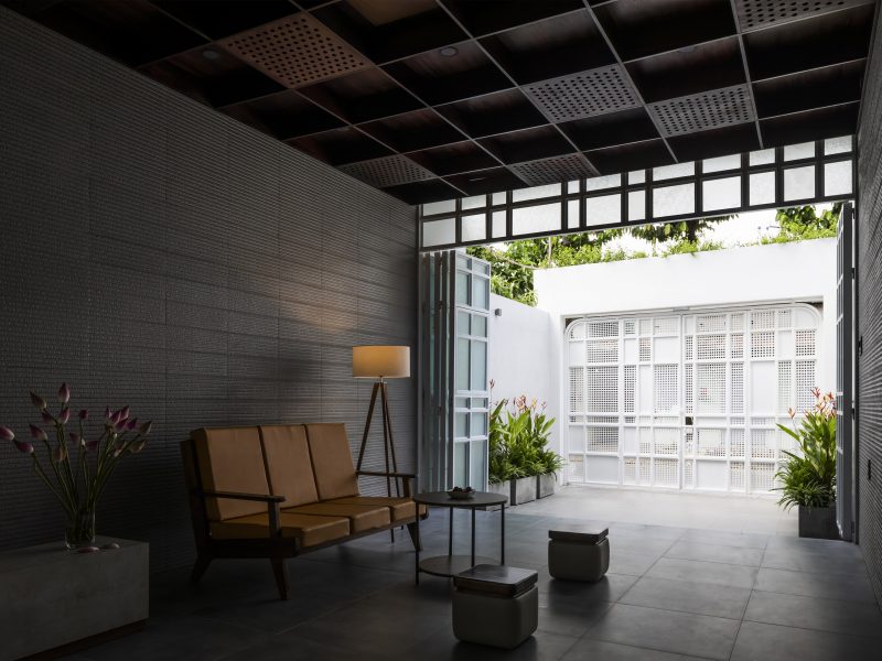 Giếng trời ôm giữ khoảng xanh cho nhà phố