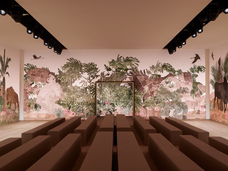 Dior Haute Couture thu/đông 2023: Sàn diễn tôn vinh những vị nữ thần