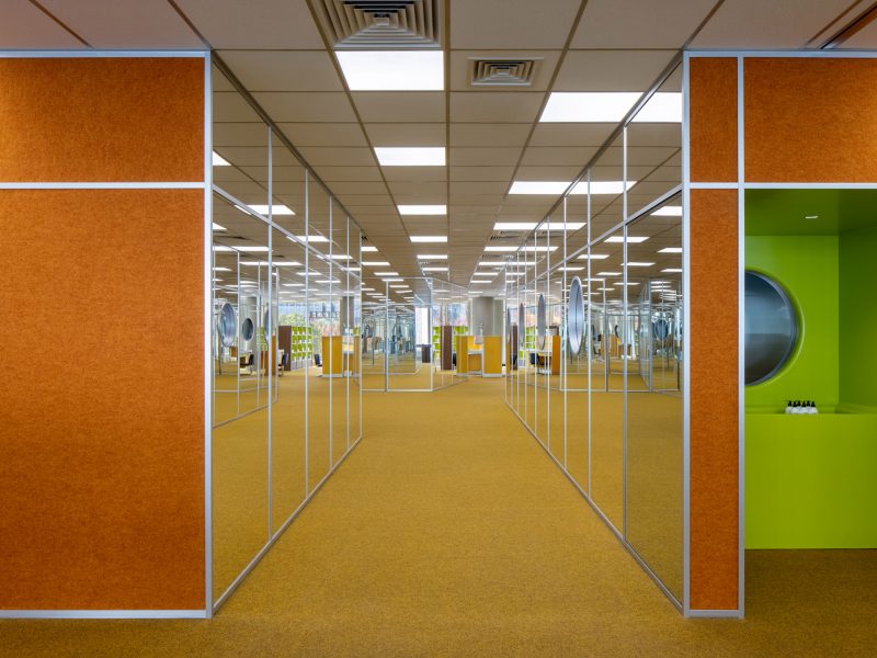 Cửa hàng mỹ phẩm dưới lớp ngụy trang bất ngờ