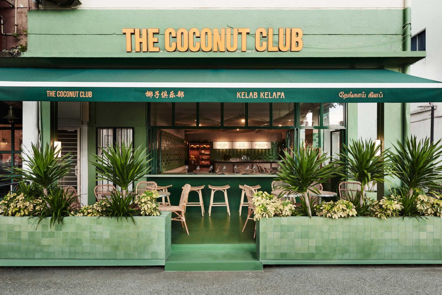 nha hang the coconut club singapore