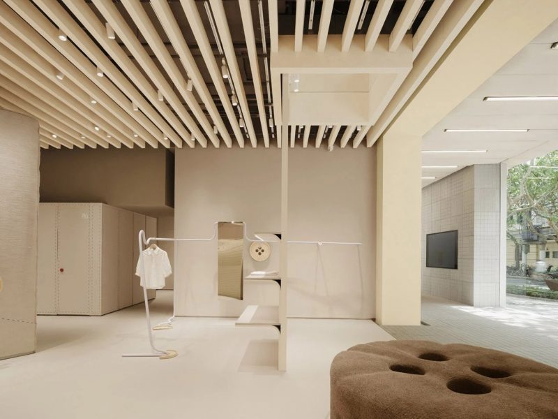 “Lạc lối” trong thế giới thời trang phóng chiếu cực đại