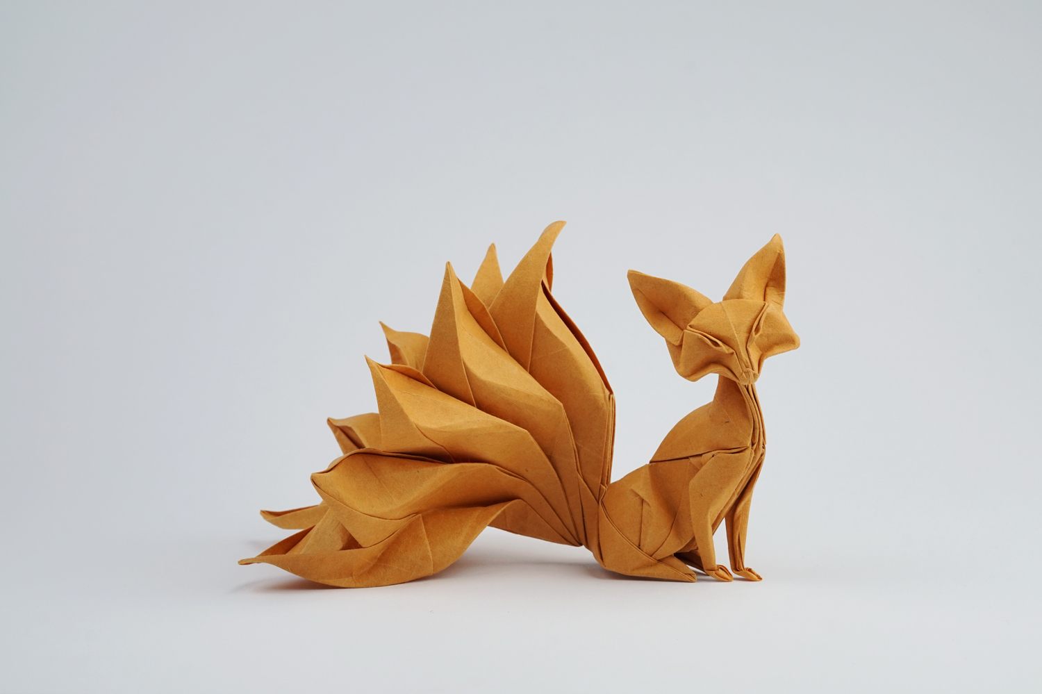 Nghệ sĩ gấp giấy Origami Nguyễn Hùng Cường | ELLE Decoration VN