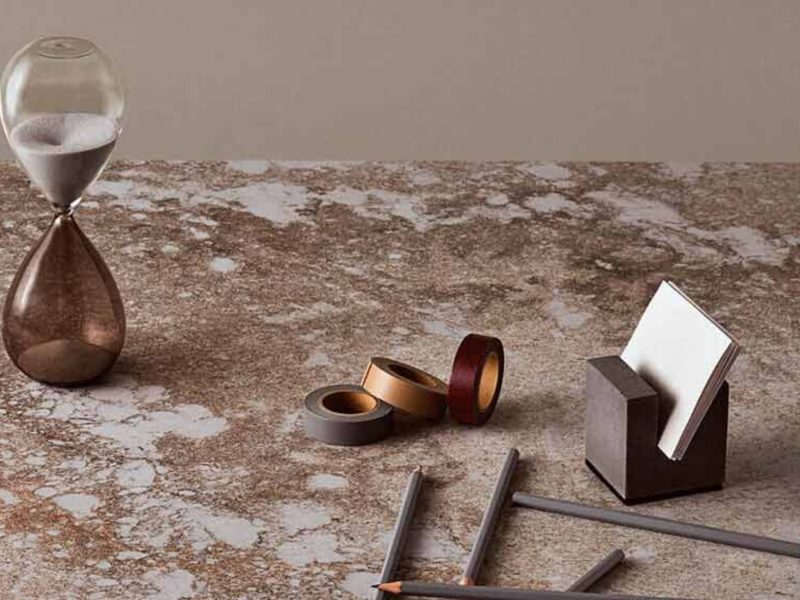 Thạch anh và Đá hoa cương: Những khác biệt phía sau diện mạo tương đồng