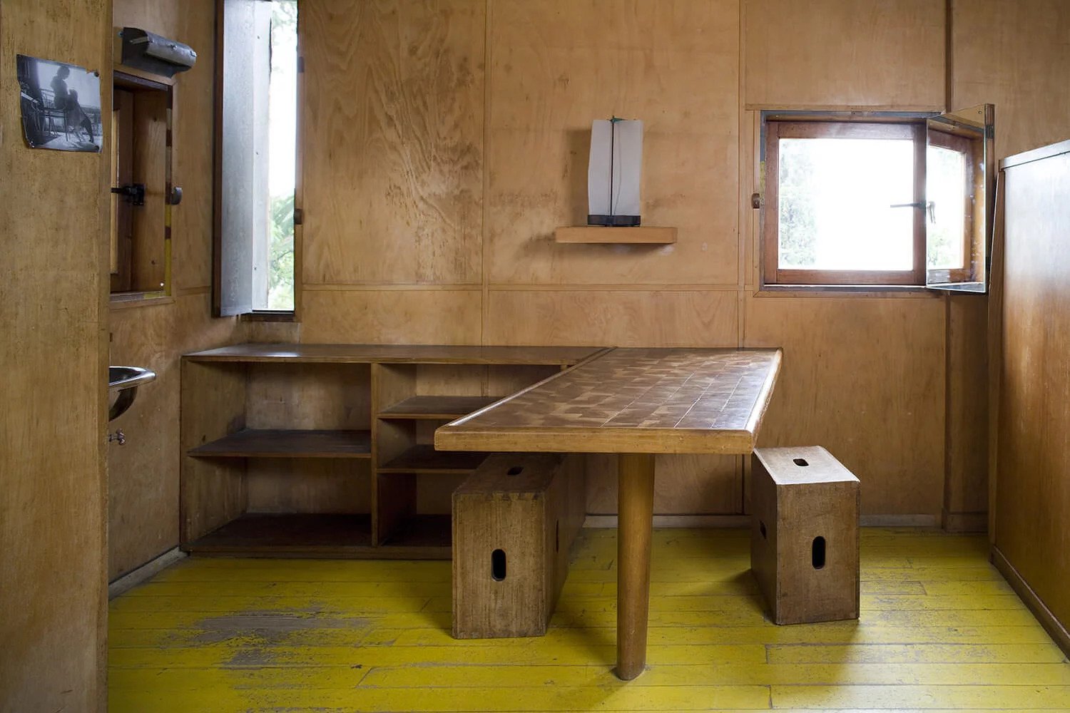 le corbusier nha go cabanon do noi that