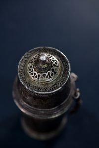 Tiểu vũ trụ trên bình vôi Chămpa 2